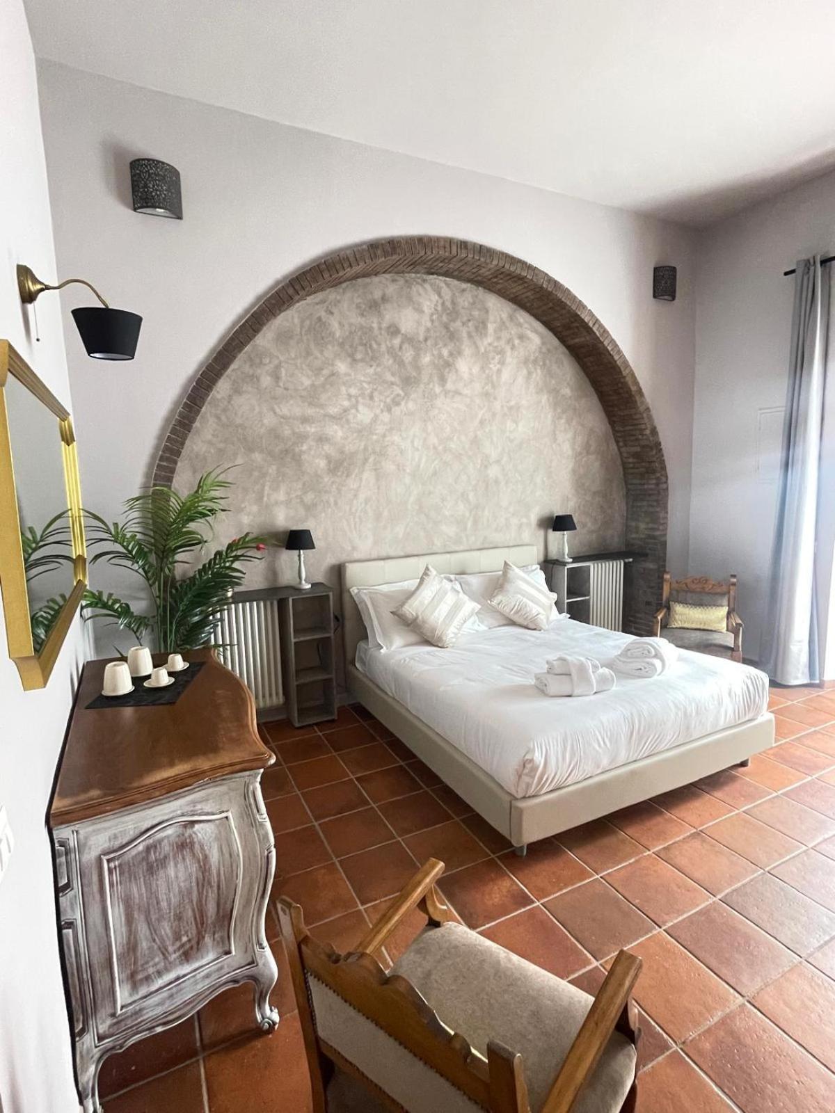 Lucilla'S Suite San Pietro Station โรม ภายนอก รูปภาพ