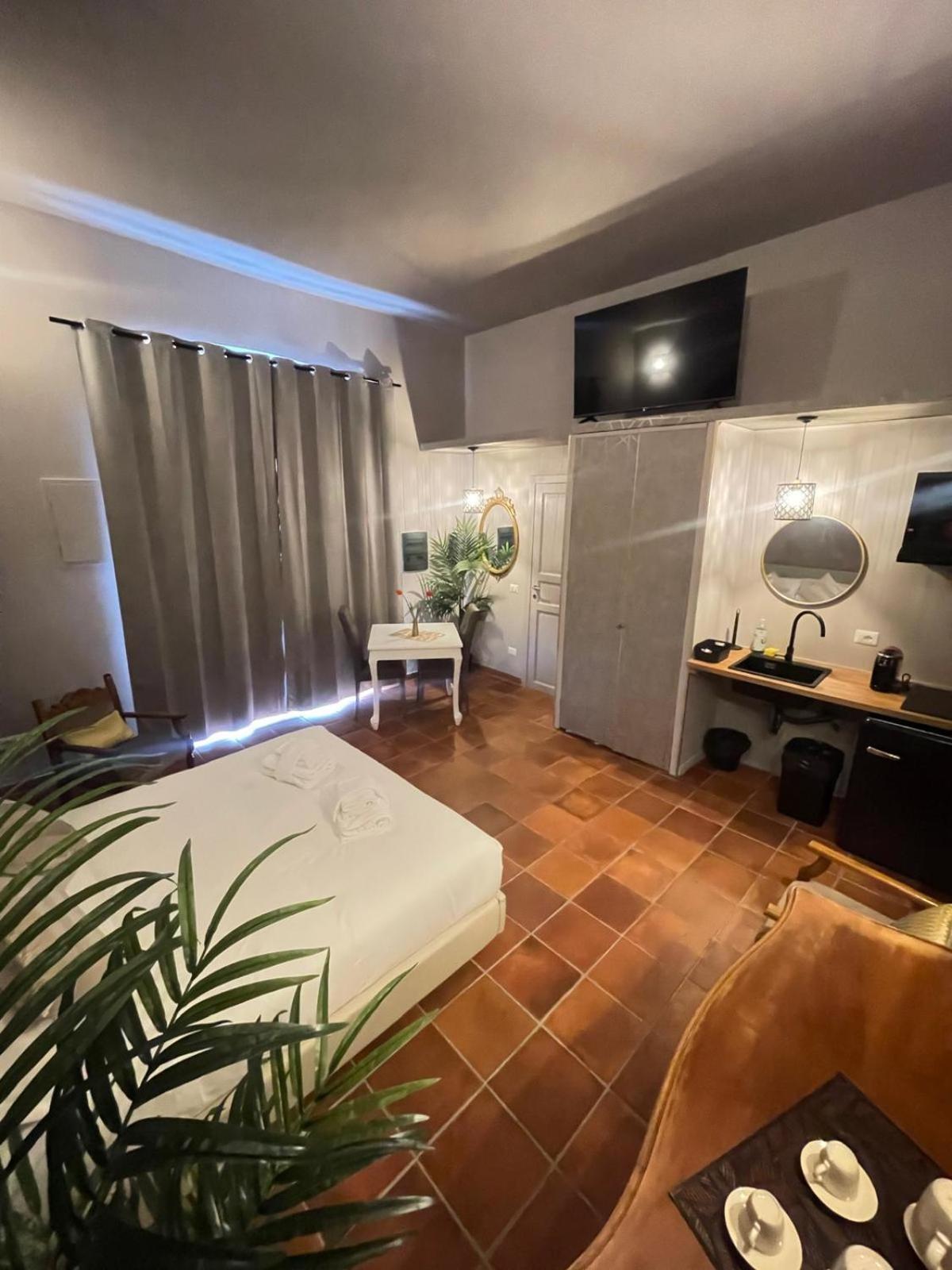 Lucilla'S Suite San Pietro Station โรม ภายนอก รูปภาพ