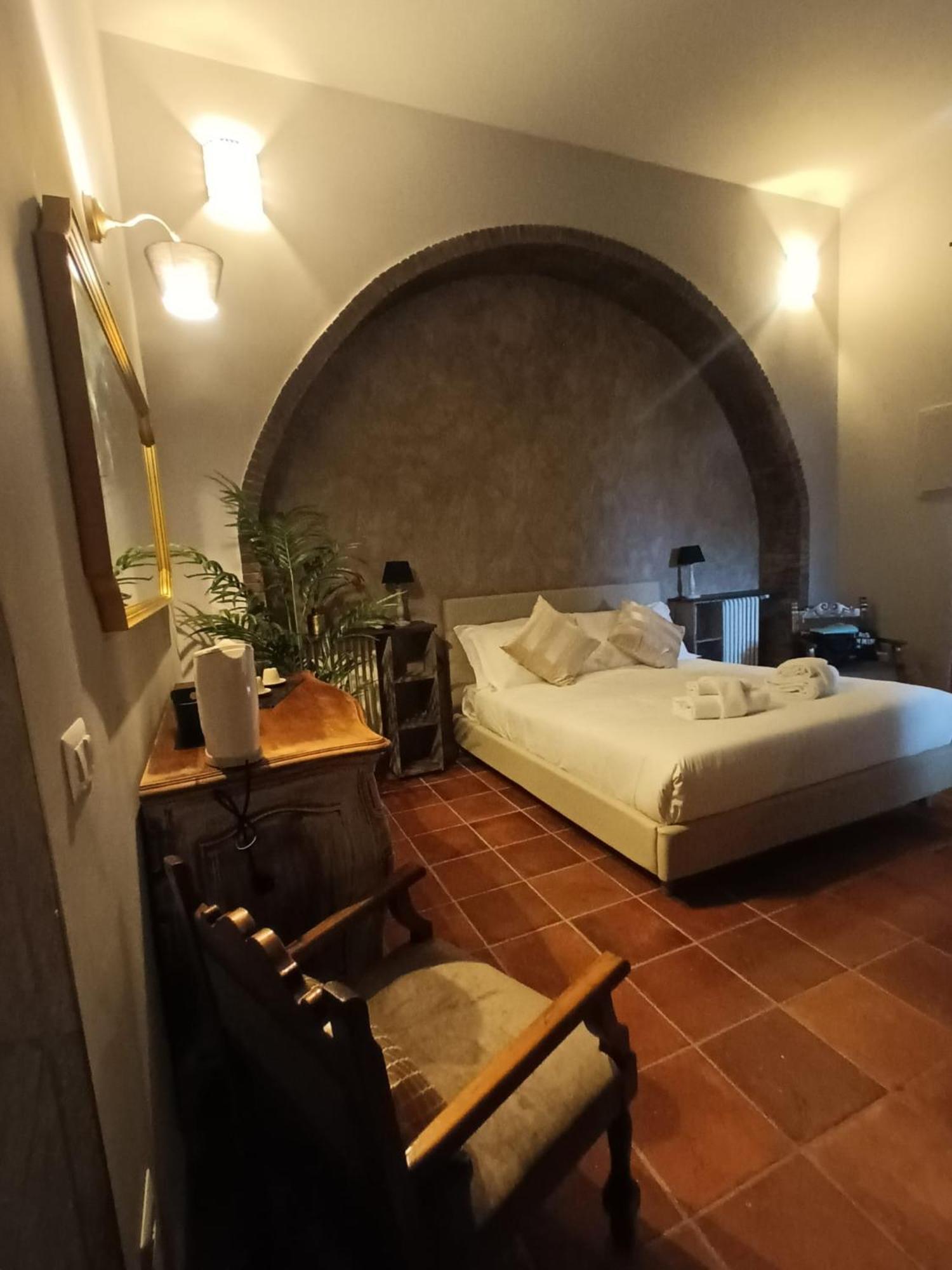 Lucilla'S Suite San Pietro Station โรม ภายนอก รูปภาพ