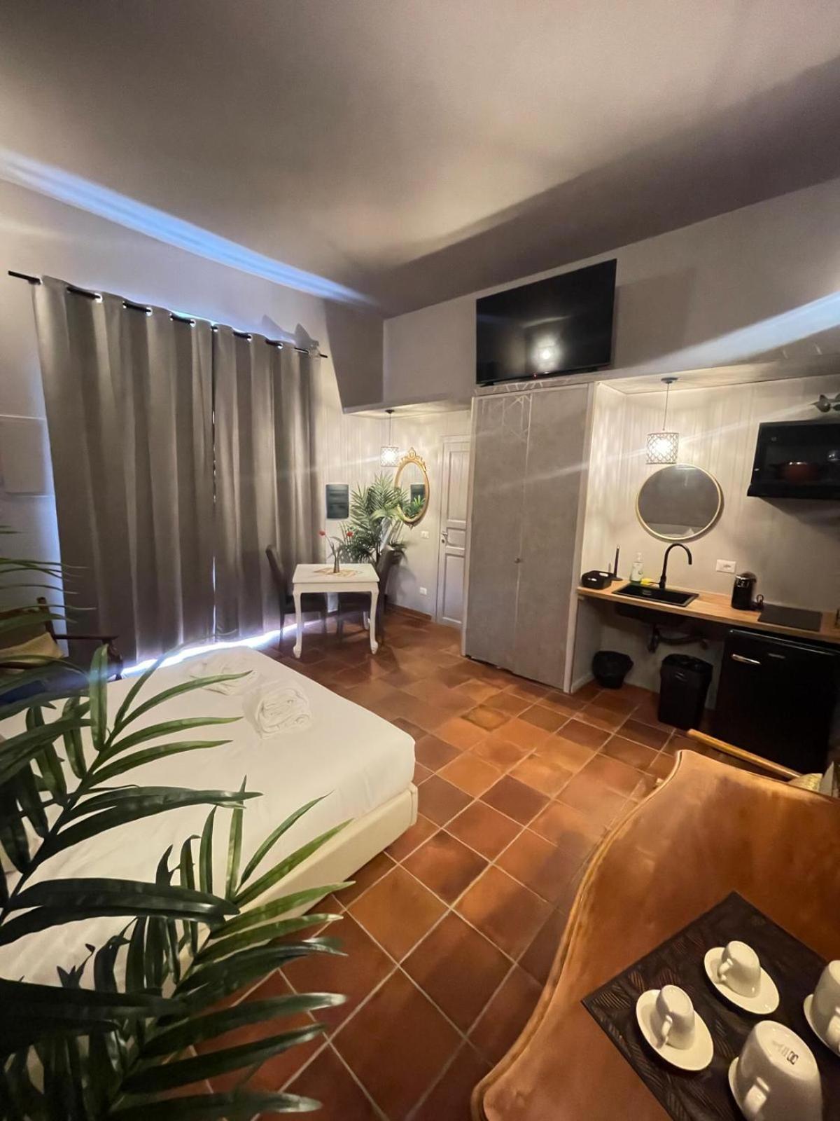 Lucilla'S Suite San Pietro Station โรม ภายนอก รูปภาพ