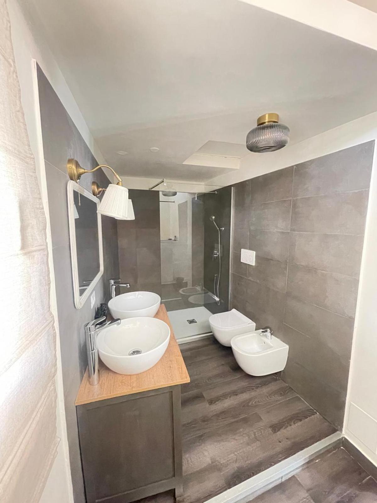 Lucilla'S Suite San Pietro Station โรม ภายนอก รูปภาพ