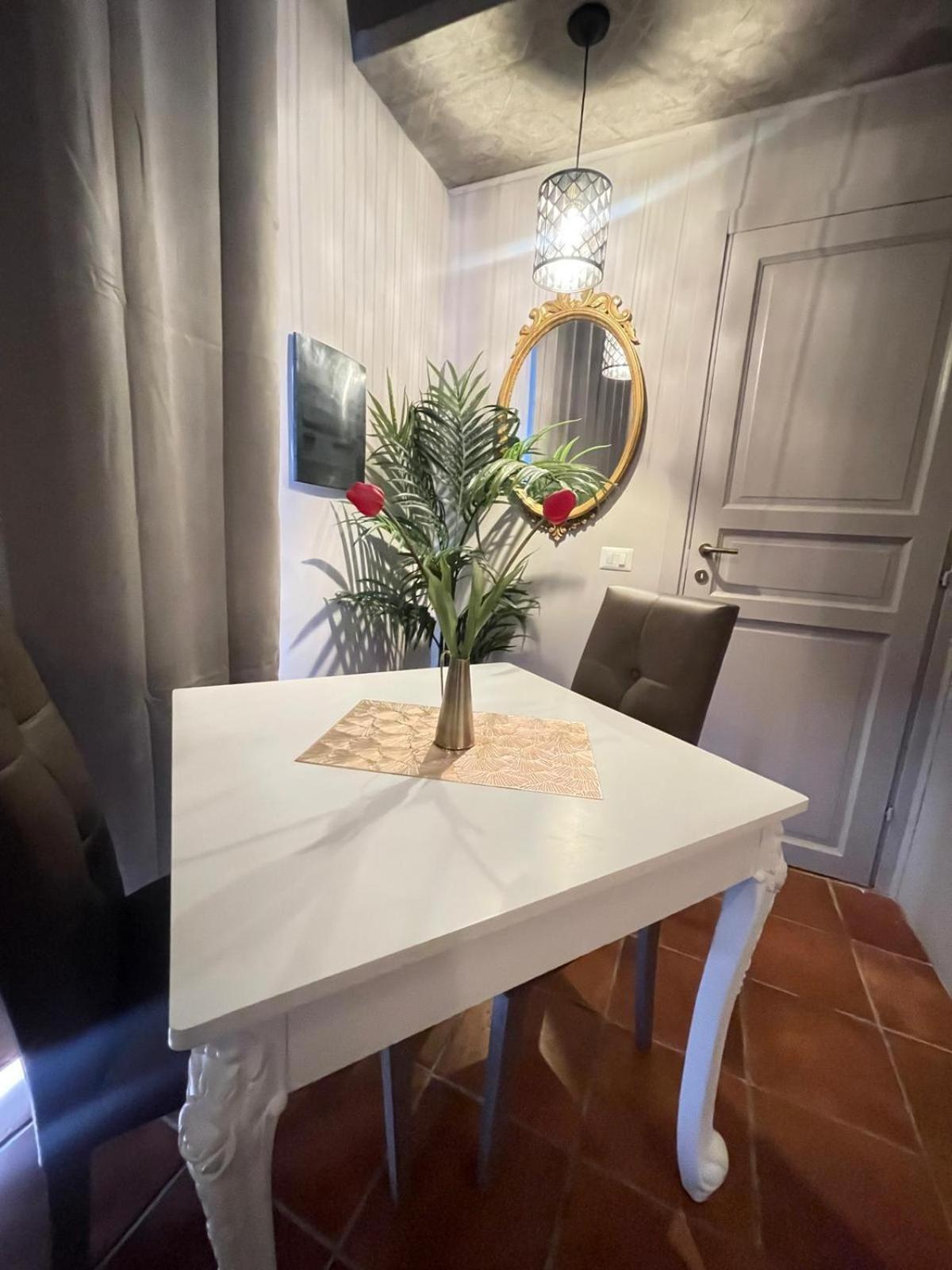 Lucilla'S Suite San Pietro Station โรม ภายนอก รูปภาพ